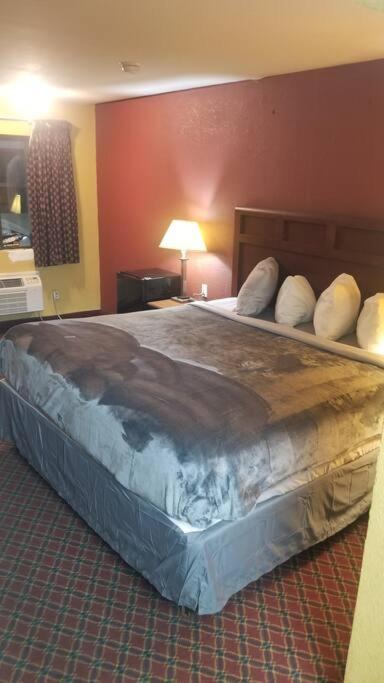 Hotel King Hotel Room 108 Booking Stillwater Exterior foto
